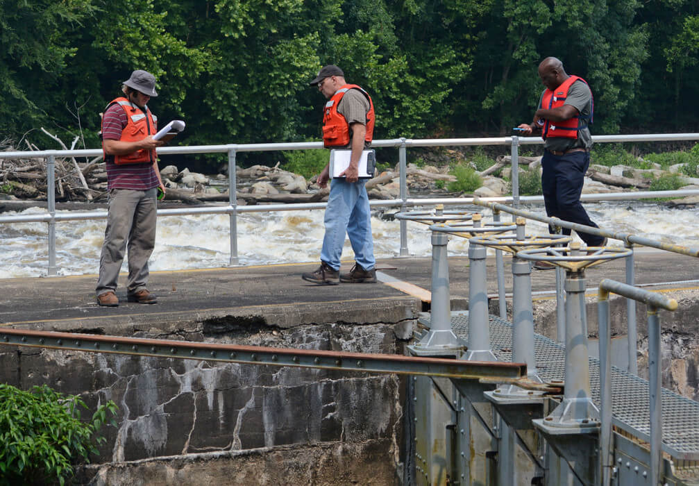 To improve fish passage, the Corps completed a rock ramp fishway at Lock and Dam 1.