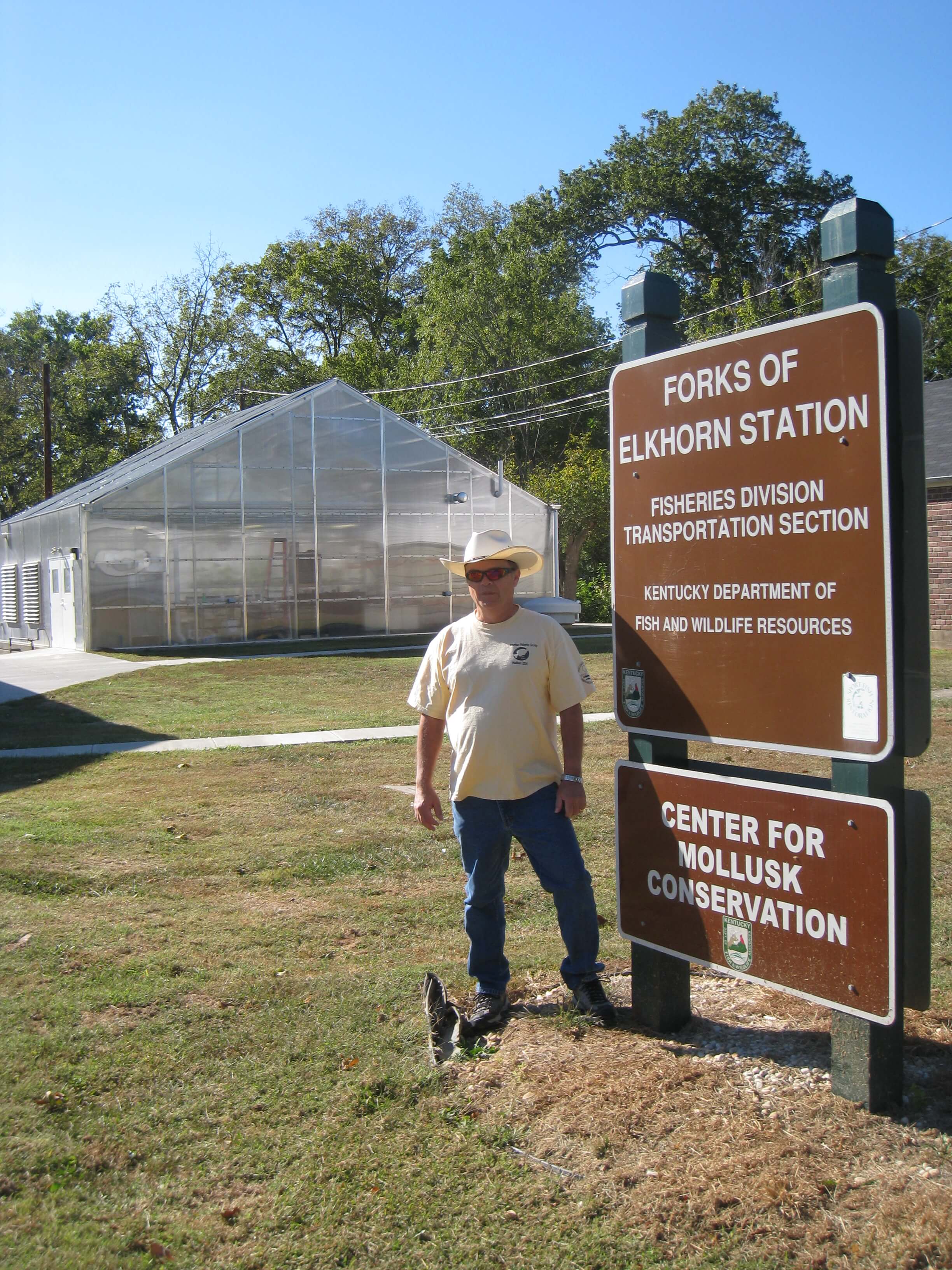 Mike Turner, Louisville District Chief of the Environmental Resources Section (retired), at the Center for Mollusk Conservation in Frankfurt, Kentucky.  The Center’s mission is to restore and recover rare and imperiled freshwater mussels.  Twenty-one of the more than 60 species of mussels that inhabit the Green River basin are imperiled.